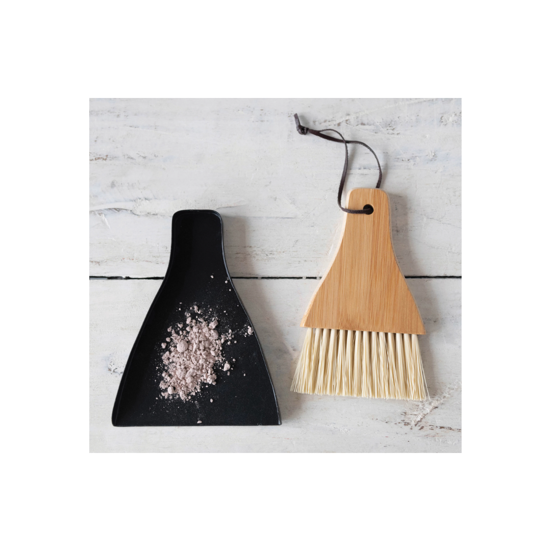 Broom & Standing Dustpan